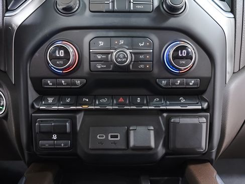 Used 2021 Chevrolet Silverado 2500 LTZ w/ LTZ Premium Package AWD/4WD image 16
