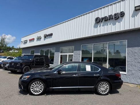 Used 2017 Lexus LS 460 AWD w/ Comfort Package image 4