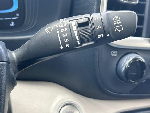 New 2026 Hyundai Venue SEL FWD image 28
