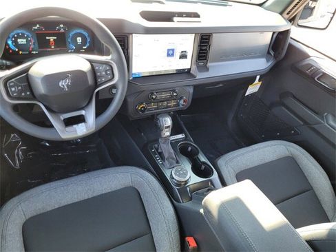 New 2025 Ford Bronco Base image 7