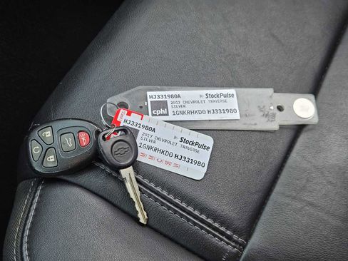 Used 2017 Chevrolet Traverse LT image 33