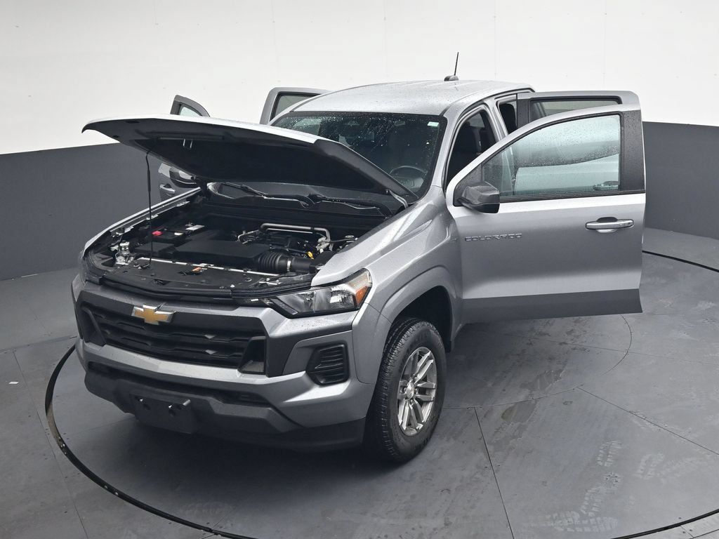 Used 2023 Chevrolet Colorado LT AWD/4WD image 46