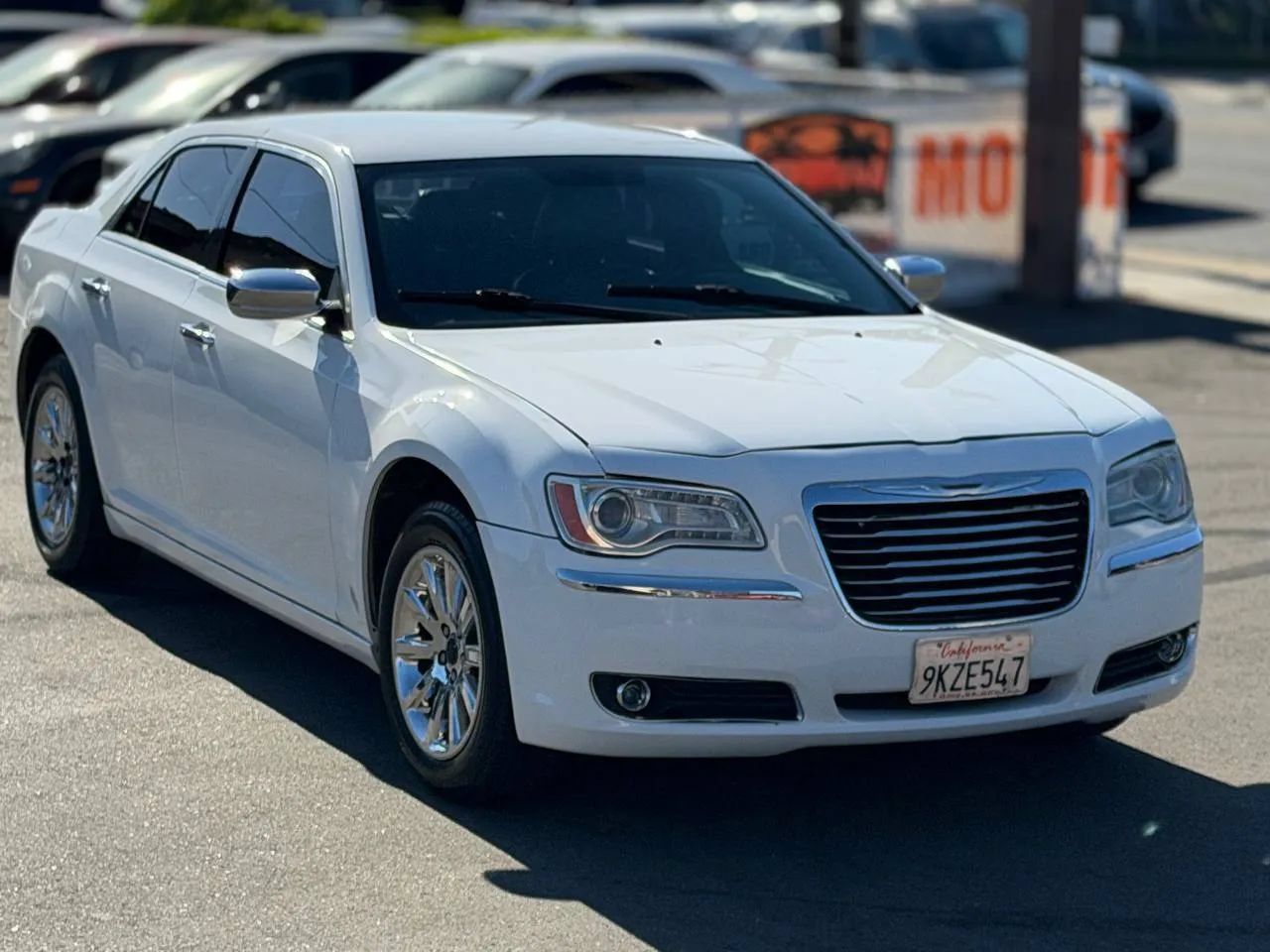 Used 2012 Chrysler 300 Limited RWD image 3