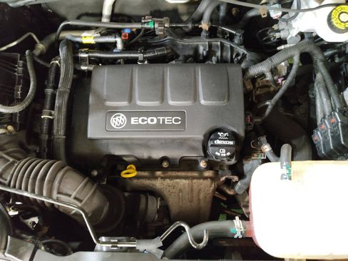 Used 2018 Buick Encore Preferred AWD/4WD image 30