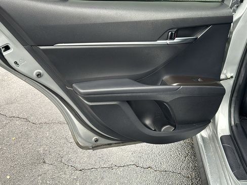 Used 2021 Toyota Camry SE w/ Carpet Mat Package (TMS) image 18