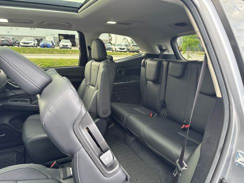Used 2023 Subaru Ascent Limited w/ Technology Package AWD/4WD image 24