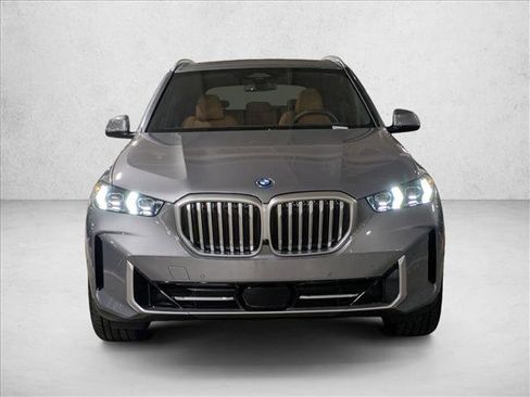 New 2026 BMW X5 xDrive50e w/ Premium Package image 5