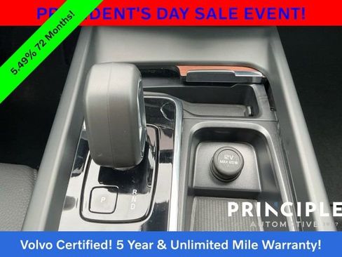 Certified 2025 Volvo V60 B5 Cross Country Plus image 19