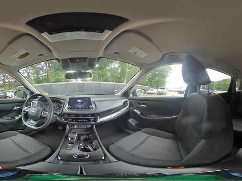 Used 2025 Nissan Rogue SV AWD/4WD image 44