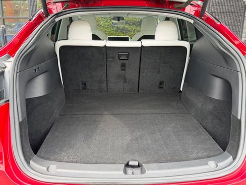 Used 2020 Tesla Model Y Long Range image 18