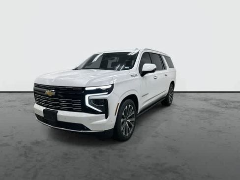 Used 2025 Chevrolet Suburban High Country AWD/4WD image 7