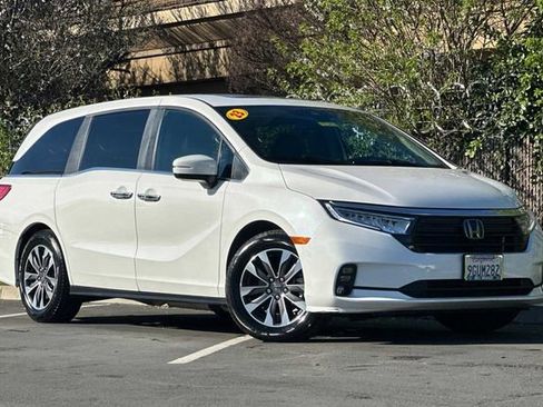 Used 2023 Honda Odyssey EX-L image 2