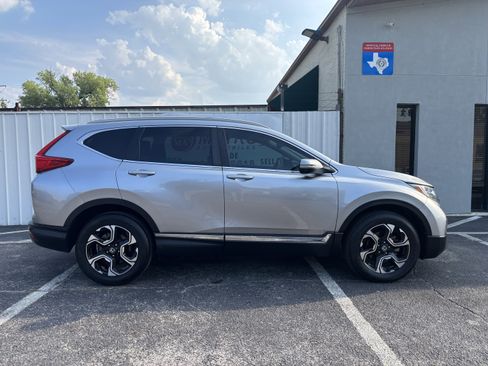 Used 2018 Honda CR-V Touring image 7