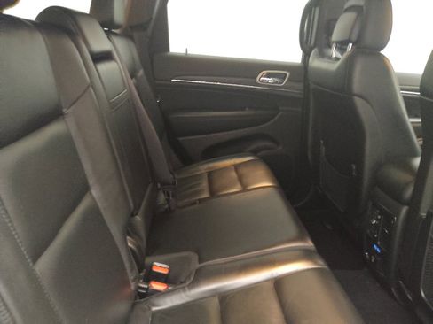 Used 2021 Jeep Grand Cherokee Limited image 19