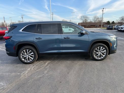 Used 2025 Buick Enclave Preferred image 6