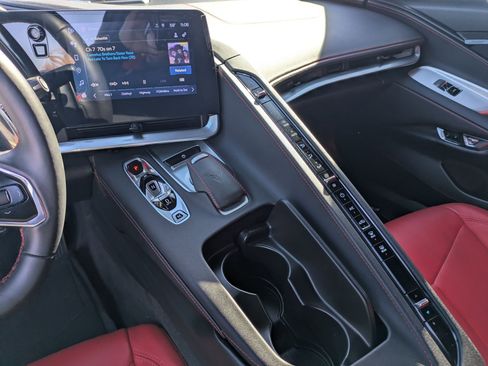 Used 2024 Chevrolet Corvette Stingray Coupe w/ Z51 Performance Package image 14