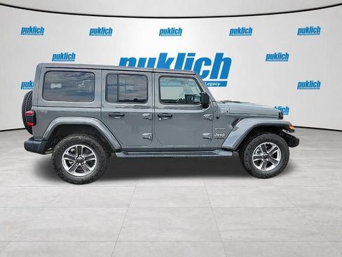 Used 2019 Jeep Wrangler Unlimited Sahara AWD/4WD image 6