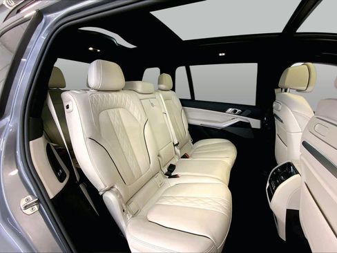 Used 2026 BMW X7 xDrive40i w/ M Sport Package AWD/4WD image 19