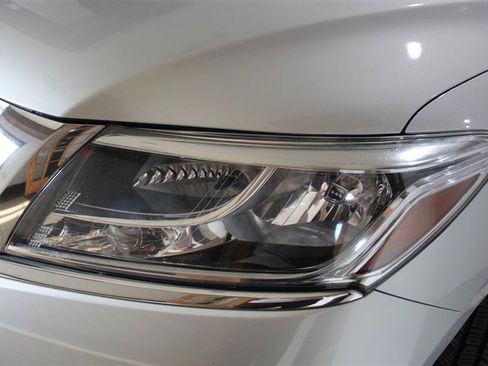 Used 2013 Nissan Pathfinder SL w/ SL Premium Pkg AWD/4WD image 10