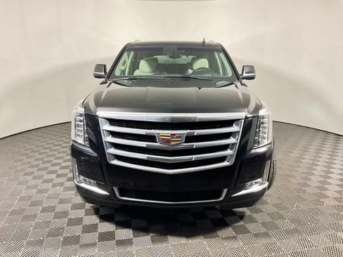 Used 2019 Cadillac Escalade Luxury AWD/4WD image 12