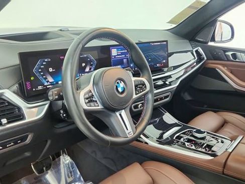 Used 2025 BMW X7 M60i image 20