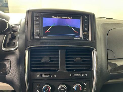 Used 2020 Dodge Grand Caravan SE FWD image 22