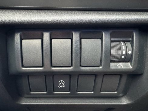 Used 2020 Subaru Forester Premium image 20