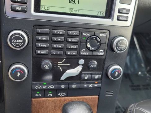 Used 2010 Volvo XC70 3.2 image 19