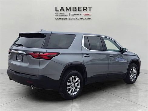 Used 2023 Chevrolet Traverse LS w/ Safety Package image 5