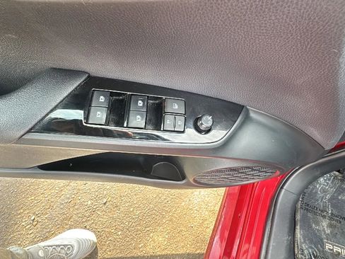 Used 2018 Toyota Prius Prime Plus w/ Carpet Mat Package image 10