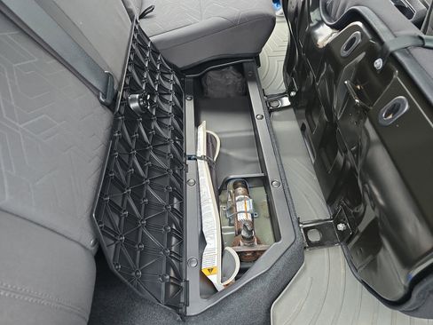 Used 2017 Toyota Tacoma TRD Off-Road w/ Tow Package image 14