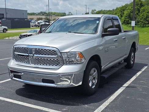 Used 2017 RAM 1500 Classic SLT AWD/4WD image 10