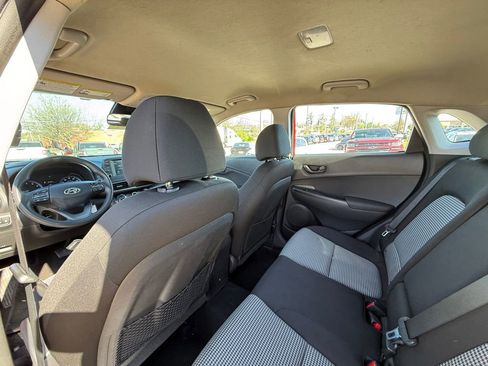 Used 2021 Hyundai Kona SE image 24