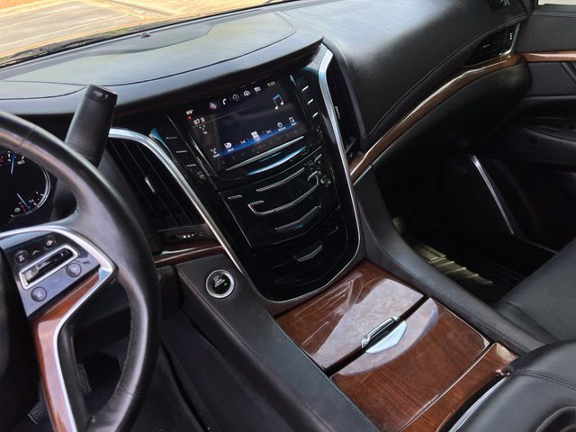 Used 2016 Cadillac Escalade Premium AWD/4WD image 36