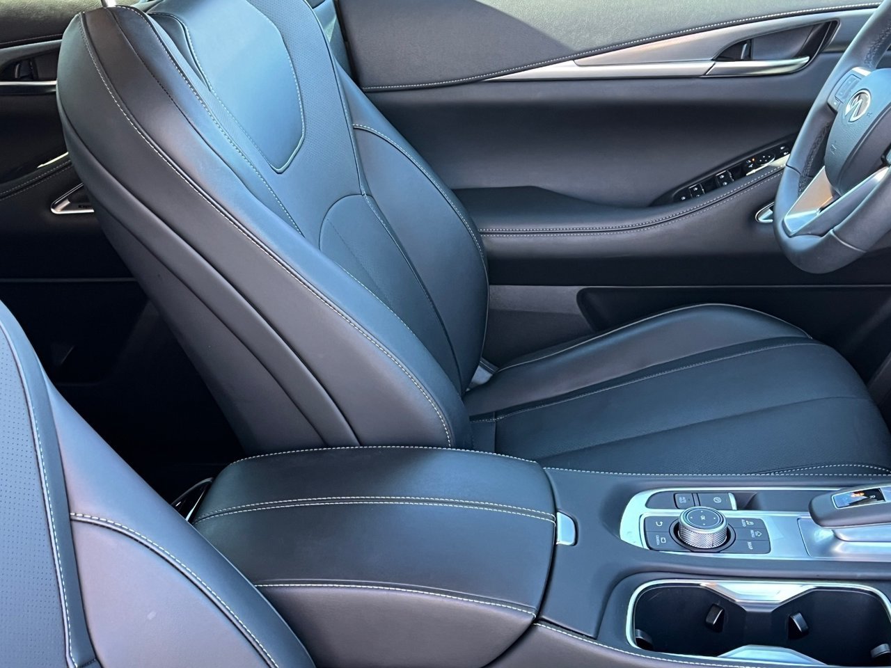 Certified 2026 INFINITI QX60 Luxe w/ Cargo Package FWD image 10