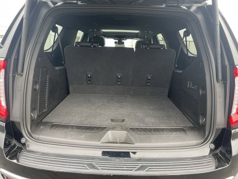 Used 2021 GMC Yukon XL SLT w/ SLT Luxury Plus Package image 10