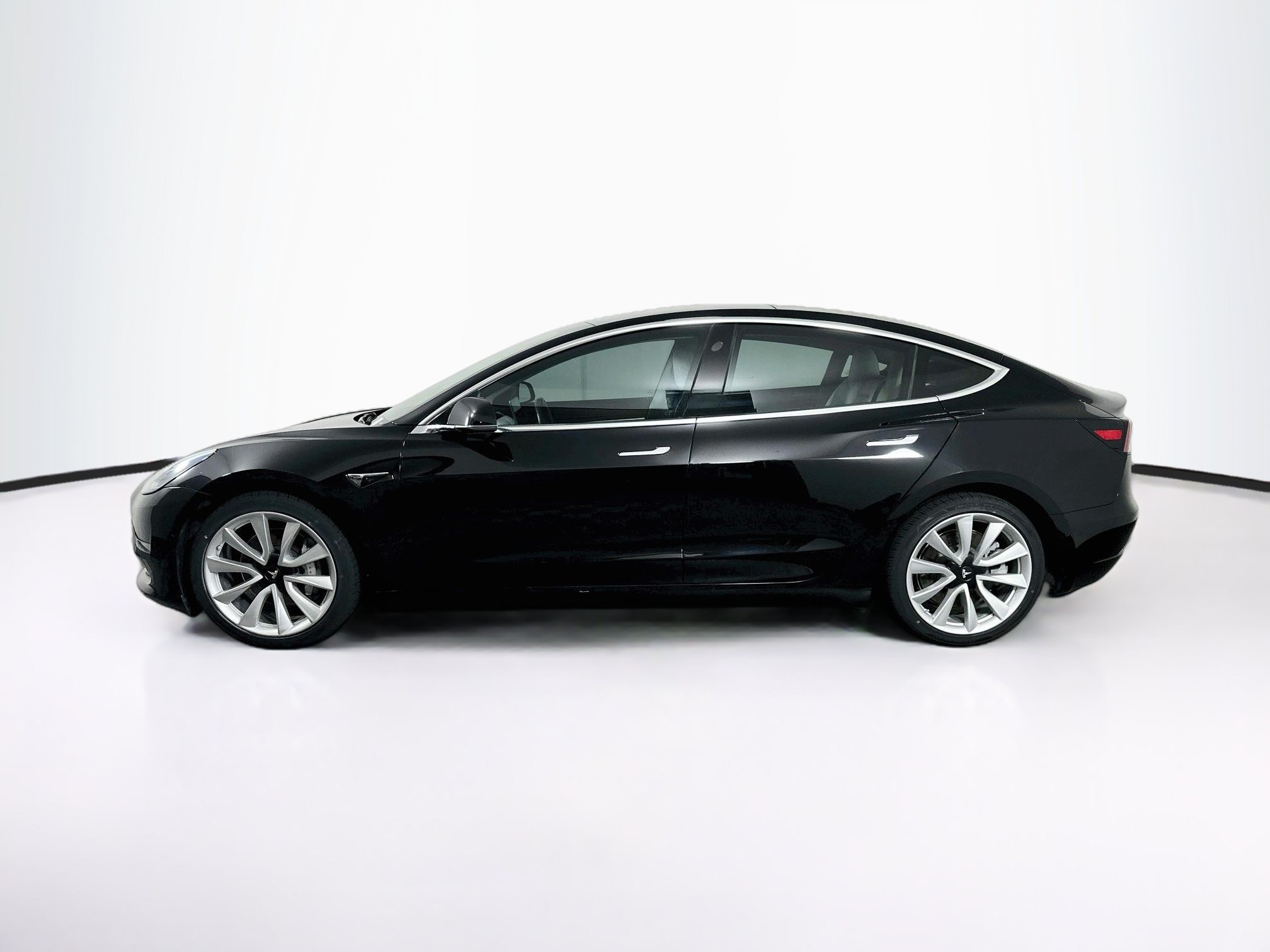 Used 2018 Tesla Model 3 Long Range AWD/4WD image 4