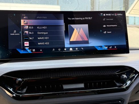 Used 2025 BMW 330i xDrive Sedan AWD/4WD image 36