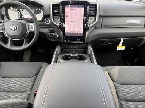 New 2026 RAM 1500 4x4 Crew Cab image 10