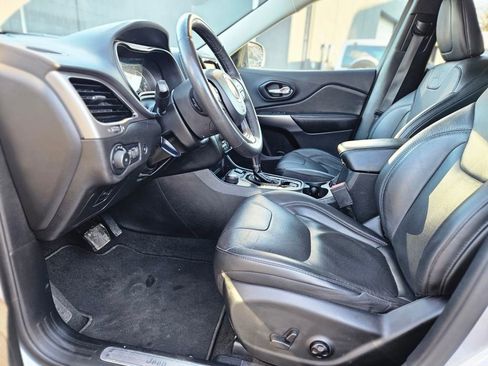 Used 2021 Jeep Cherokee Limited image 14