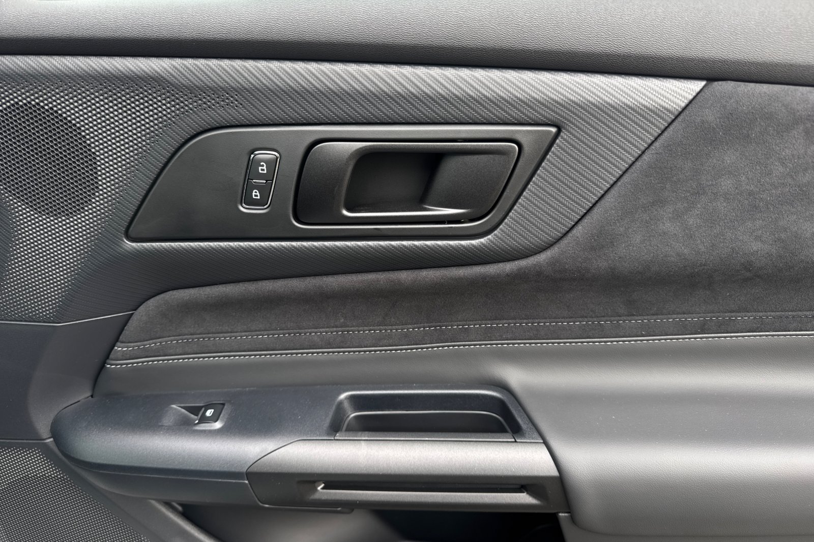 New 2026 Ford Mustang Dark Horse SC w/ Carbon Fiber Exterior Package RWD image 19