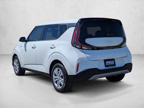 Used 2024 Kia Soul LX image 8