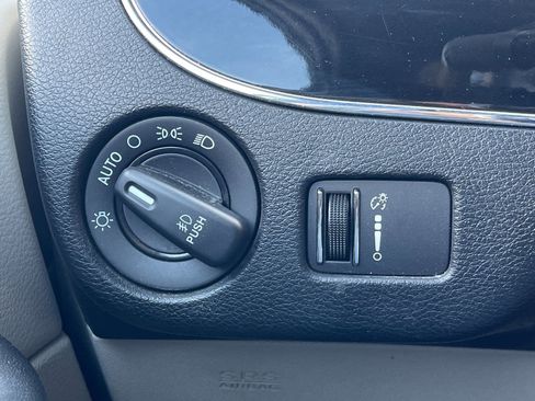 Used 2019 Dodge Grand Caravan SXT image 30