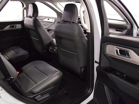 New 2026 Ford Explorer Active w/ Active Comfort Package AWD/4WD image 32