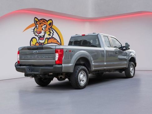 Used 2022 Ford F250 XL w/ Power Equipment Group AWD/4WD image 5