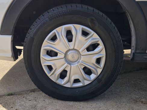 Used 2023 Ford Transit 350 XLT image 7