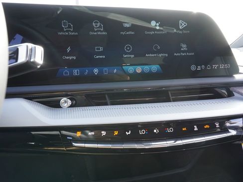 New 2026 Cadillac Optiq Luxury 1 image 20