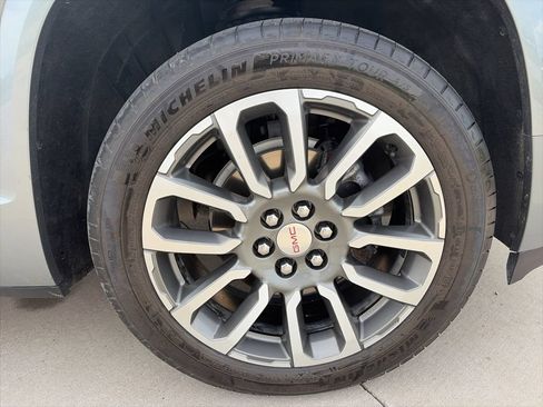 Used 2023 GMC Acadia Denali AWD/4WD image 18