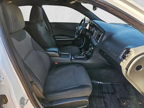 Used 2018 Dodge Charger SXT RWD image 23