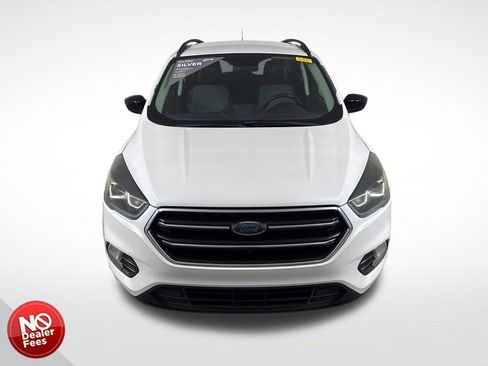 Used 2017 Ford Escape SE w/ Equipment Group 201A FWD image 9
